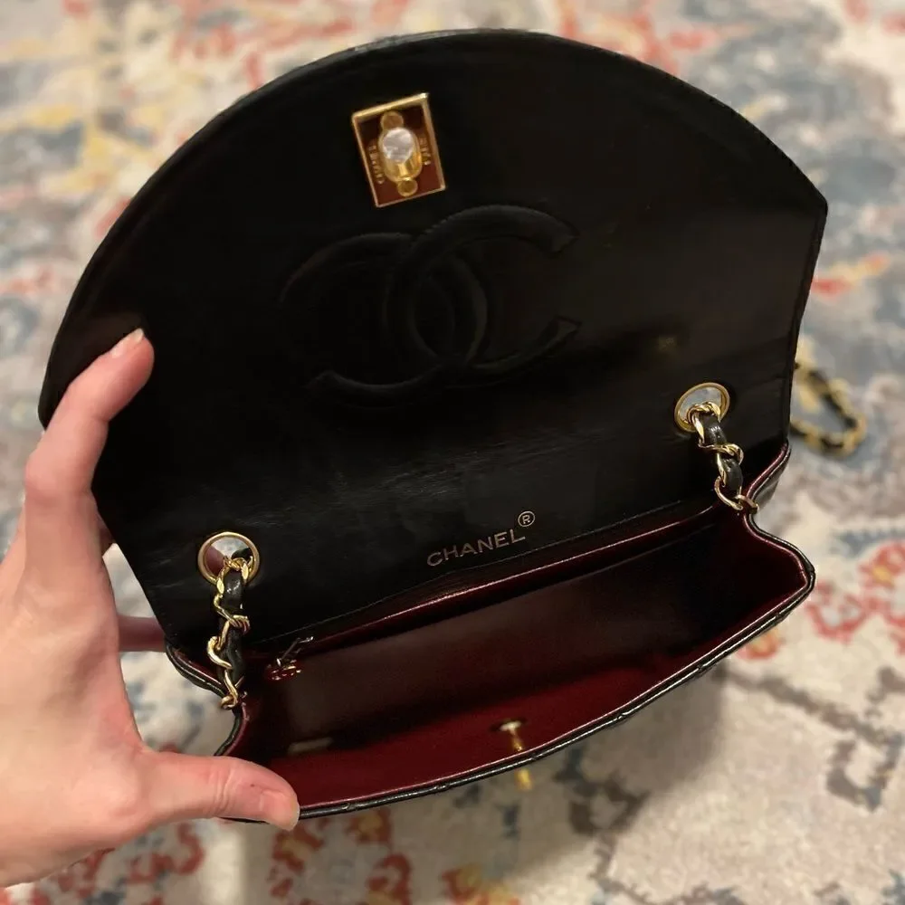 Chanel Vintage Black Round Single Flap Lambskin 24k Gold Hardware